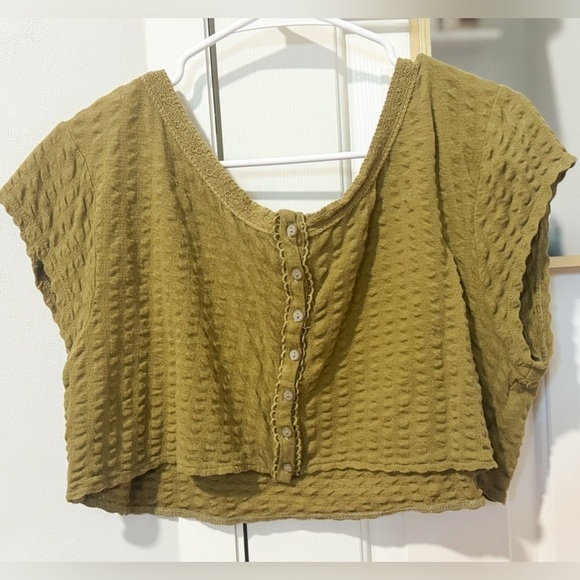 Urban Outfitters Tops - Urban Outfitters Cropped Tee